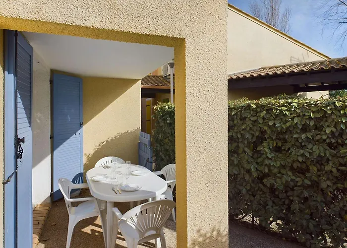 Apartamento 2 Pieces Rdc Avec Terrasse Et Parking Dans Securisee Avec Piscine - Fr-1-326-846